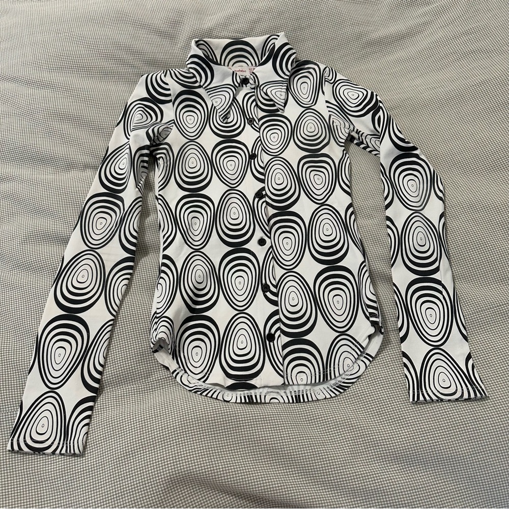 Button up stretch top, size P/S, black & white! Super cute!!